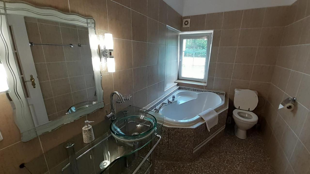 Resort Chribska Apartmany Adri エクステリア 写真